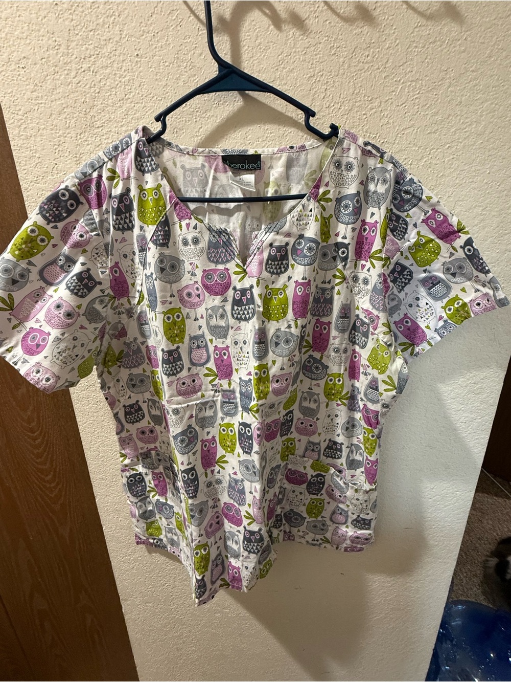 Cherokee Short-Sleeve Owl Print scrub Top in Pink, Green & Gray